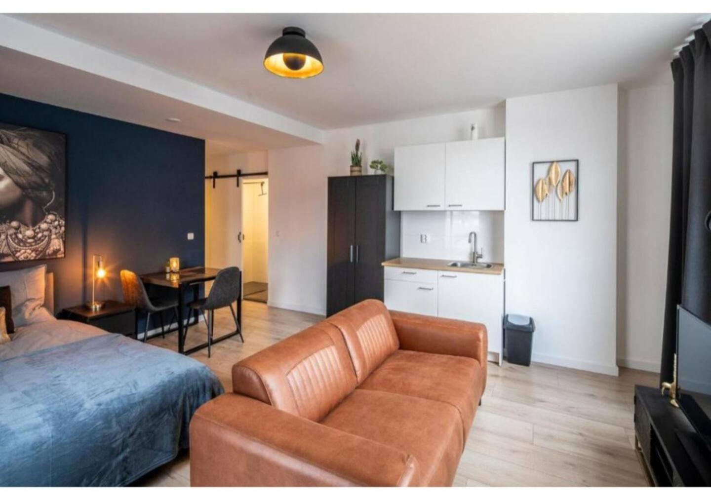 B&K Urban City Suites ティルブルグ エクステリア 写真