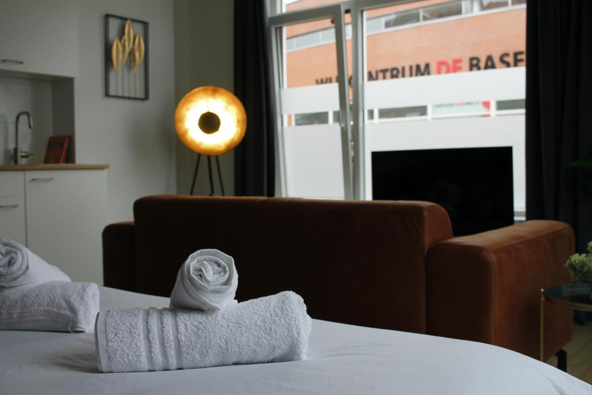 B&K Urban City Suites ティルブルグ エクステリア 写真