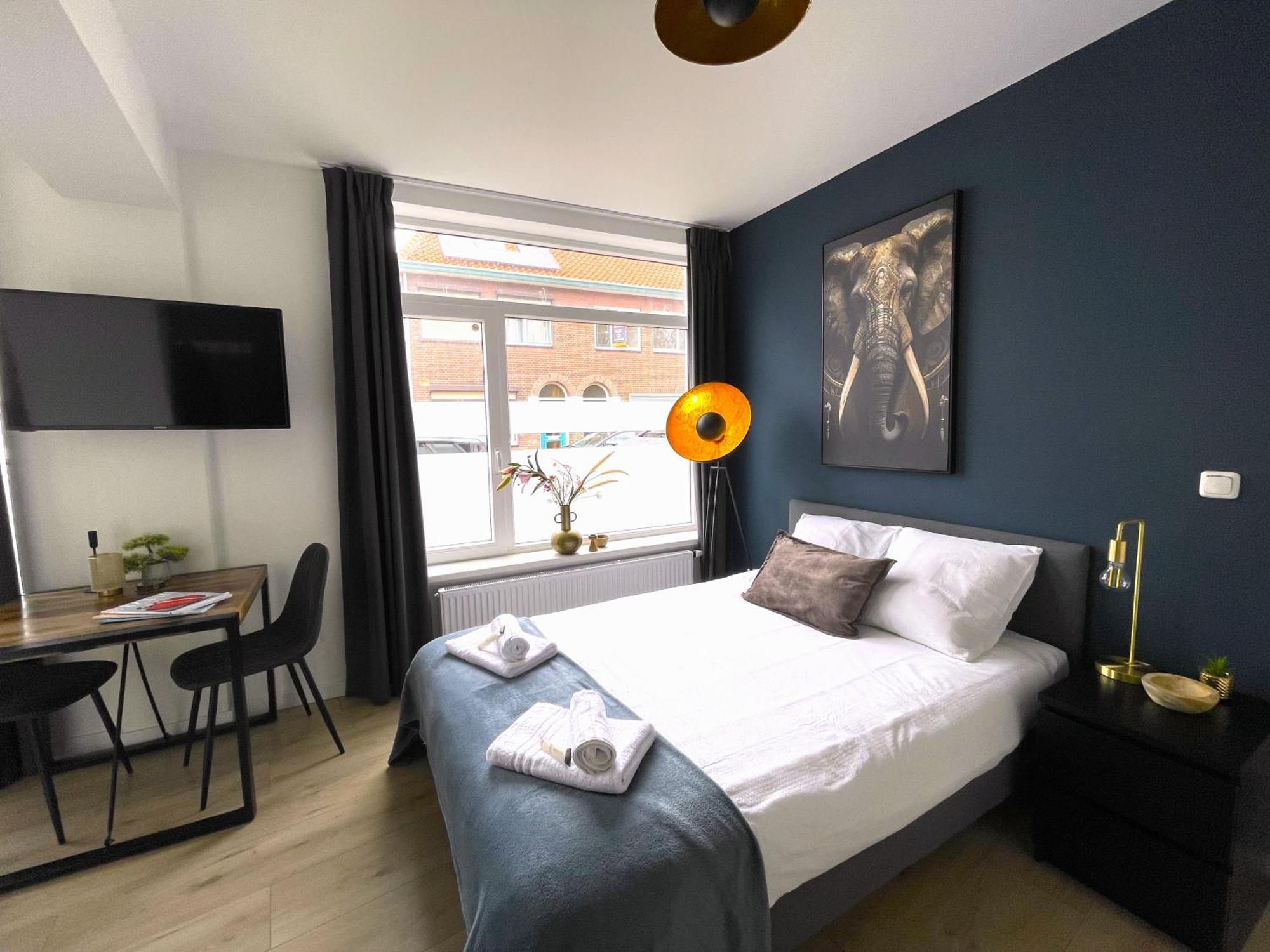 B&K Urban City Suites ティルブルグ エクステリア 写真