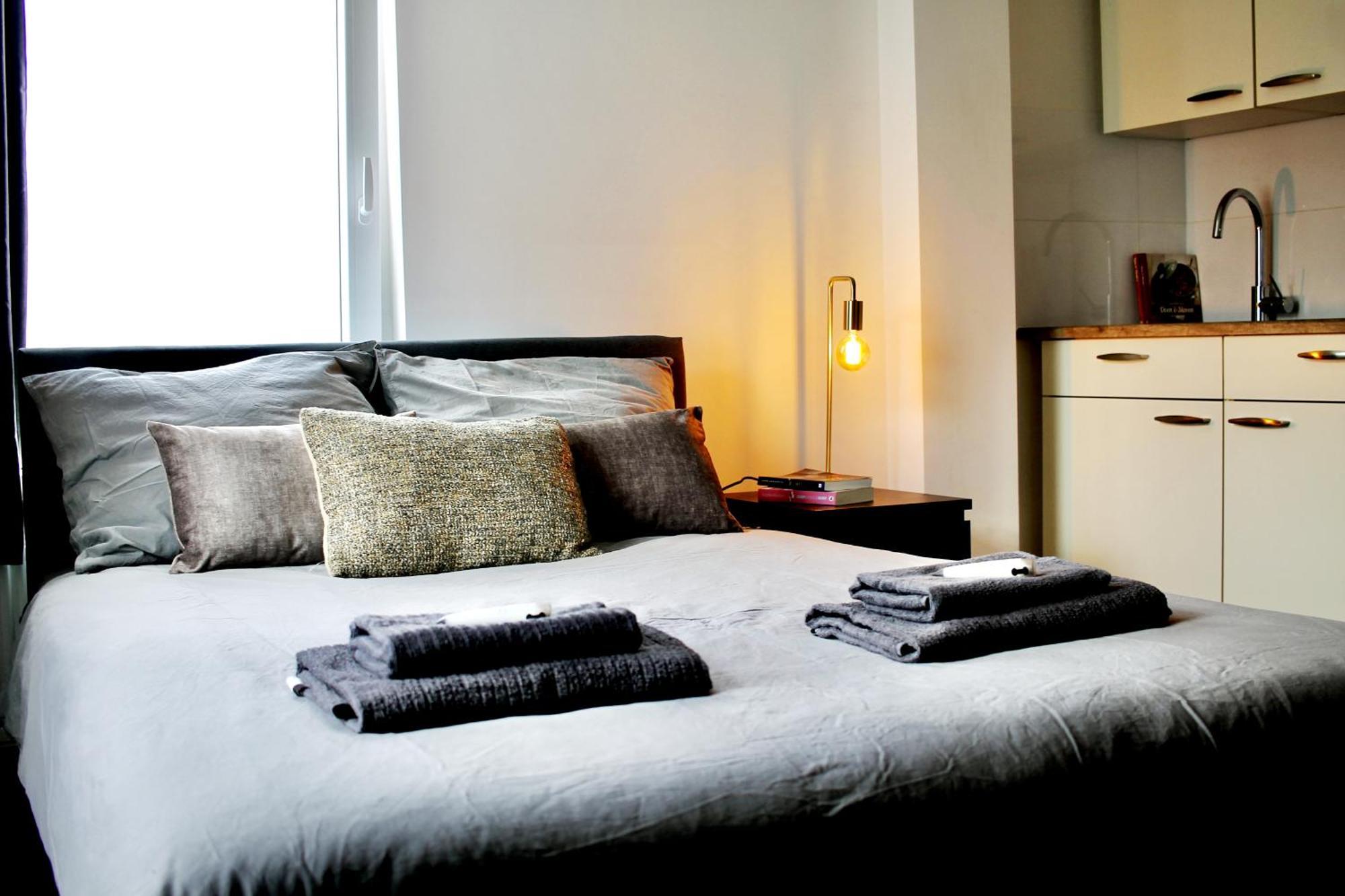B&K Urban City Suites ティルブルグ エクステリア 写真